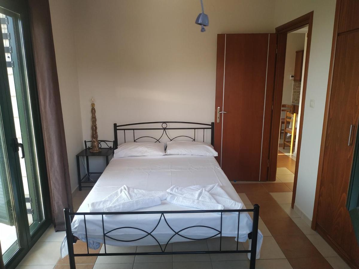 Papadeas Villas Megali Mantineia Buitenkant foto