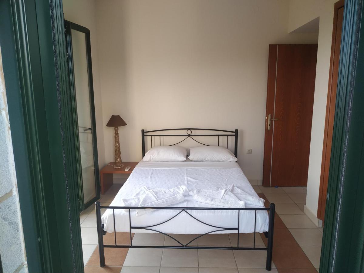 Papadeas Villas Megali Mantineia Buitenkant foto